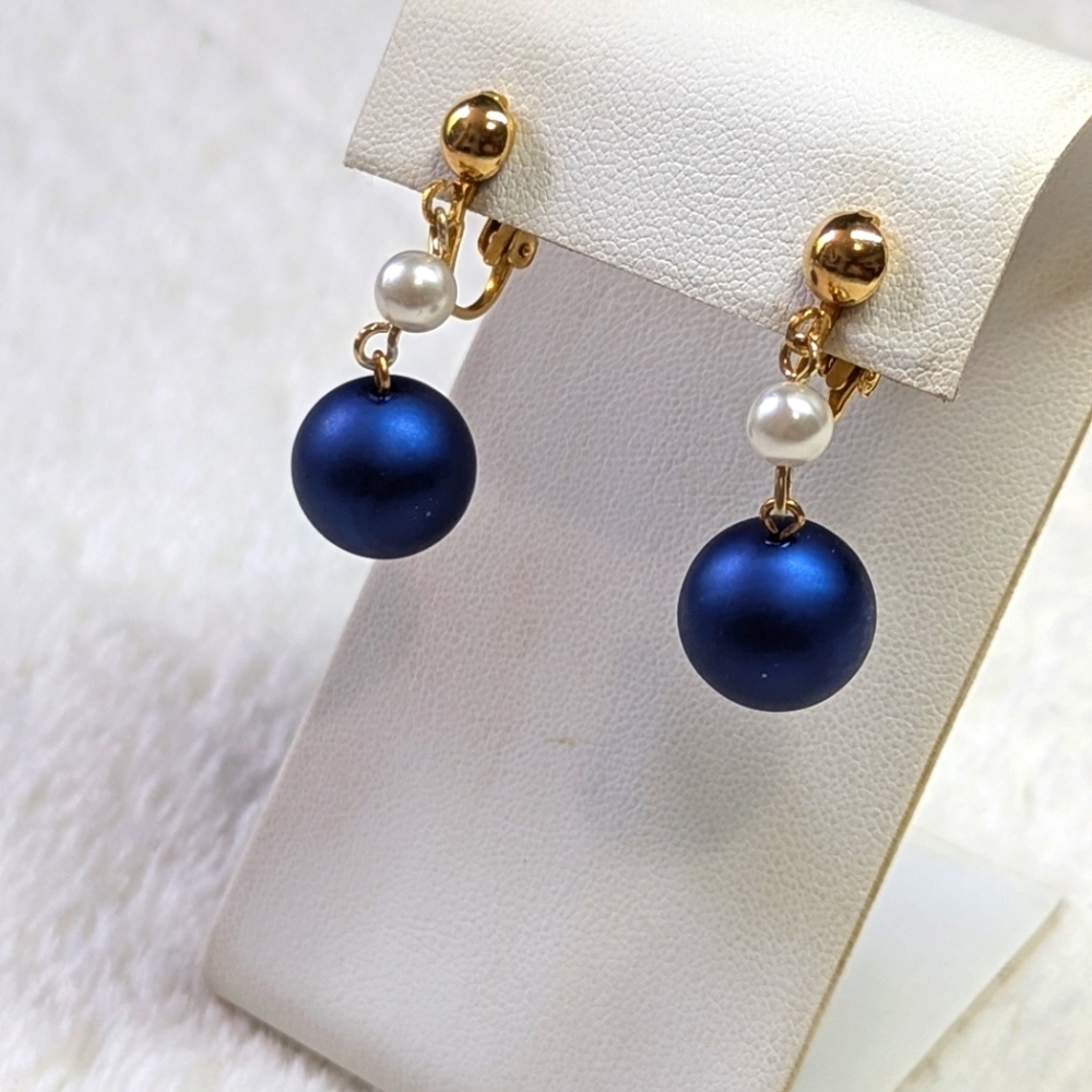 Vintage Colbalt Blue and Goldtone Clip Earrings with a Faux Pearl Accent - Picture 2 of 5